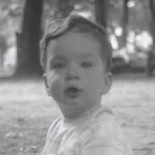 Hi. I recently bought a 2001 Huber Lexington. I notice it has a radiused  bridge but a flat fretboard. Is this unusual ?