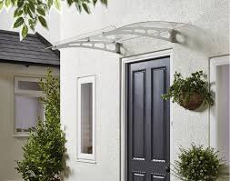Cet auvent de porte d'entrée tient à l'abri de la pluie, de la neige les portes d'entrée et les fenêtres de votre habitation. Porte D Entree Marquise Se Proteger De La Pluie A Moindre Cout