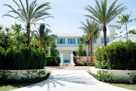 The attic in the garage is cleared out and luxurious home with 3 car tandem garage in north lakeway! New Lakeside Spec House Brings 19 25m In Palm Beach Deed