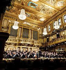 Wiener philharmoniker专辑《100 best wiener philharmoniker》，简介：维也纳爱乐被视为举世乐团中的翘楚，他们以维也纳音乐之友协会为家，其团员则以维也纳国家歌剧院的成员组成。该团创于一八四二年，由作曲家尼可莱创办，该团完全不靠外界资助，所有决定均由团员投票表决。 Startseite Wiener Philharmoniker