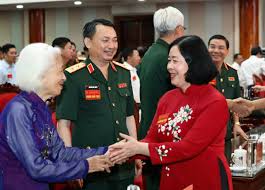 Bí thư Thành ủy Bùi Thị Minh Hoài dự Đại hội Thi đua quyết thắng