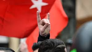 Whatsapp hintergrund hintergrundbilder wallpaper schwarzer hintergrund iphone hintergründe schöne hintern tapete bildschirmhintergrund hintergrundbilder fürs handy handy. Turkische Rechtsextremisten Wer Mit Den Wolfen Heult Br24 Br De