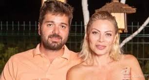 Tritt facebook bei, um dich mit seray sever und anderen nutzern, die du kennst, zu vernetzen. Ikiz Bebek Bekleyen Seray Sever Den Ilk Fotograf Geldi Karni Burnunda Pozlarina Begeni Yagdi