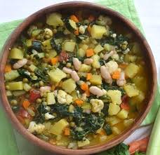 Un Minestrone Soupe De Legumes Minestra En Italien Est Une Soupe De Legumes D Origine Italienne Parfois Minestrone Recette Facile Recettes Vegan Facile