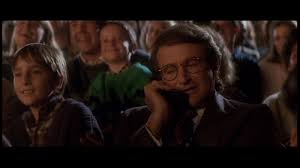 Au début du film, lorsque robin williams est dans le bateau de pirate, m. Hook Quand Robin Williams Avait Oublie Qu Il Etait Peter Pan