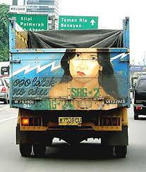 Hasil gambar untuk tulisan lucu di bak truk