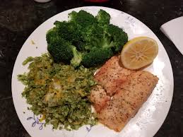 Here's dinner ideas for each day of the diet. 500 Calorie Salmon And Broccoli 2 Ways For Dinner Salmon And Broccoli Healthy Recipes Healthy Breakfast