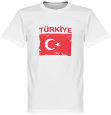 The flag is often called al bayrak (the red flag), and is referred to as al sancak (the red banner) in the turkish national anthem. Turkiet T Shirt Flag Vit