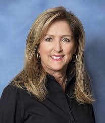 Kim Leach's Instagram, Twitter & Facebook