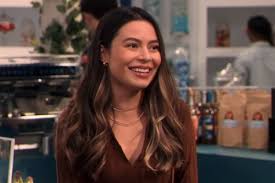 In the new series, set 10 years after the nickelodeon classic, miranda cosgrove r… Icarly See The Paramount Revival S New Opening Credits People Com