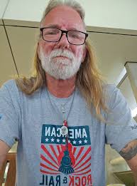 26 hrs held captive by #Americanairlines... finally in orlando. Great job  Wayne Scott Brown . See ya later. I'm waiting