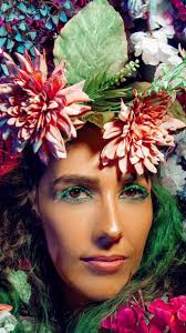 Mais um resultado impressionante do meu trabalho de #fotografia  #photography com a Marina que tambem é fotografa ! O projeto se chama : “Eu  vejo flores em você” As fotos foram feitas no estudio. NAO É ...