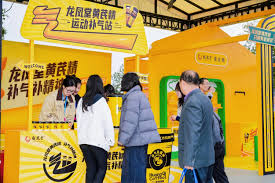 健康赋能每一步，扬子江龙凤堂2025泰州马拉松赛鸣枪开跑_中国侨报网