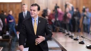 „cu privire la pensia minima, in acest moment, plafonul este acelasi din anul anterior, aprecierea noastra a fost ca, in raport cu presiunea pe bugetul pe 2020, cuantumul trebuie sa ramana acelasi, vorbim de 704 lei. Pensii 2020 Cine Va Putea SÄ Cumuleze Pensia Cu Salariul AnunÈ De UltimÄ OrÄ De La Premierul Orban Antena 3