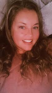 Searching for top rated hairstylist for cut and color in Lander!