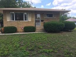 See full list on doityourself.com Curb Appeal Not So Good Should I Remove Shrubs