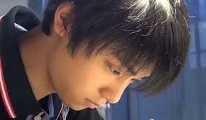 羽生結弦選手 結弦くんの お勉強姿 メガネ姿 相変わらずの破壊力 羽生結弦 ネイサンチェン 勉強