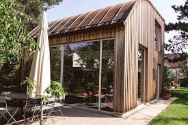Wer also ein holzhaus bauen will, braucht in den allermeisten fällen keine sicherheitsbedenken zu haben. Ihr Individuelles Holzhaus Holzbau Andreas Schmidt