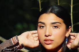 Trisha Mayes's Instagram, Twitter & Facebook