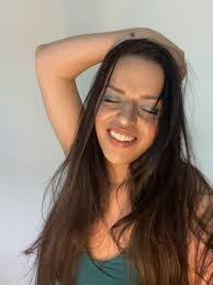 Jessica Schloemer's Instagram, Twitter & Facebook