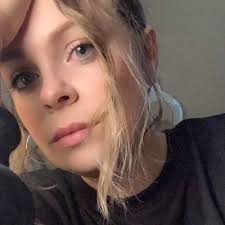 Bobbie Flanders's Instagram, Twitter & Facebook