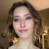 Anne Beatty's Instagram, Twitter & Facebook