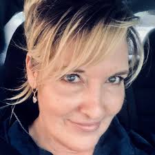 Ellen Ames's Instagram, Twitter & Facebook