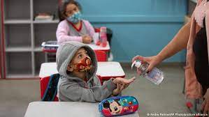 La vacunación es una de las formas más efectivas de prevenir la aparición de infecciones severas; Covid 19 Sin Vacunar A Los Ninos No Terminara La Pandemia Coronavirus Dw 29 03 2021