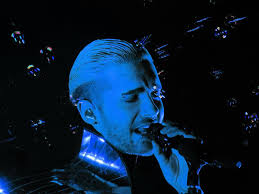 He wears more boyish clothes but. Bill Kaulitz Wikipedia