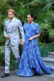 Meghan markle is fearful over her husband's swipes at the royal family and wants harry to 'tone down the attacks' amid concerns the couple could be stripped of their royal titles, an insider has. Herzogin Meghans Schonste Schwangerschaftslooks Vogue Germany