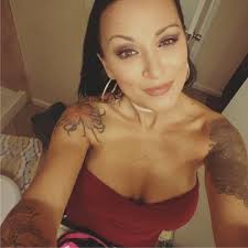 Amanda Gullotto's Instagram, Twitter & Facebook