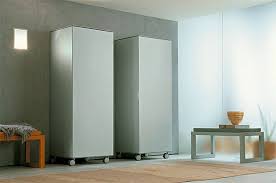 Wir sammeln bis zu 149 anzeigen von hunderten kleinanzeigen portalen für dich! Kleiderschrank Auf Rollen Rollerbox Emmebi Luxuryfurniture Mr