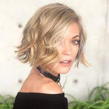 Women S Soft Blonde Ombre On Sleek Blunt Bob Short Blunt Bob Medium Hair Styles Medium Length Hair Styles