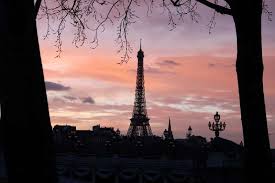 La tour eiffel) adalah bangunan yang paling menonjol di kota paris dan dikenal di dunia sebagai simbol negara perancis. 15 Gambar Menara Eiffel Yang Keren Ini Bisa Kamu Gunakan Sebagai Wallpaper Hp Yukepo Com