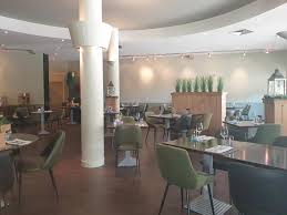 Guests can enjoy a meal at the hotel restaurant. Fletcher Strandhotel Renesse Renesse Aktualisierte Preise Fur 2021