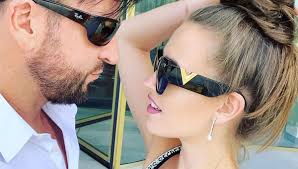 Michael Wendler Streit Mit Laura Vor Laufender Kamera Der Schlimmste Livestream Aller Zeiten Bunte De