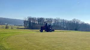 You may have time on one weekend but. Look We Re Super Fast This Year And Are Mowing The Tees And The Foregreens For You Gut Huhnerhof