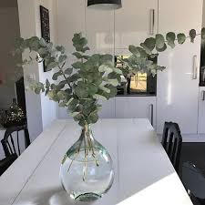 Dame Jeanne 20 Schone Dekorationsideen Zu Dieser Vase In 2020 Glass Jugs Decor Jug Decor Home Decor Vases