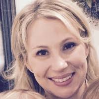 Cara Downs's Instagram, Twitter & Facebook