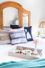 Give your lake house decor a fresh and sophisticated look with a white palette. Meet Crabby And Other Diy Lake House Decorating Ideas Sustain My Craft Habit