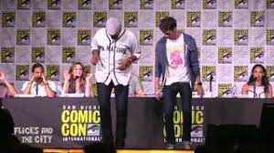 The Flash Comic Con 2016 Panel Grant Gustin Jesse L Martin Tap Dance Live Youtube