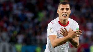 Fc basel seite) und wettbewerbsseiten (champions league, 1. Schweiz Gegen Serbien Granit Xhaka Und Xherdan Shaqiri Provozieren Der Spiegel