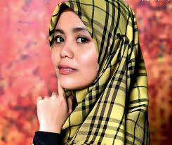 Imratul najwa binti abdul latif (born may 23, 1995), better known by her stage name najwa latif, is a malaysian singer, composer and idol. Mothersday Dulu Mama Tak Suka Lagu Cinta Muka Buku Tapi Ubah Fikiran Bila Najwa Latif Remaja