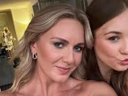 Noemi Fox's Instagram, Twitter & Facebook