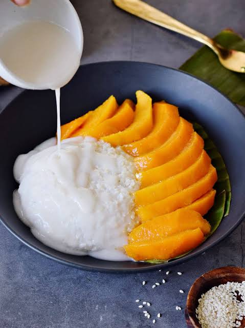 Mango w/ Sticky Rice