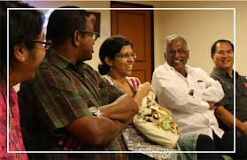 Mampu memberikan pandangan dunia kepada manusia dan berpengaruh pada kebudayaan manusia. Malaysian Baha I Community