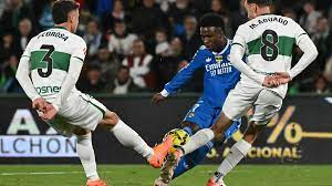 Real Madrid empató 2-2 con Elche y cedió terreno en la Liga de España -  GolCaracol