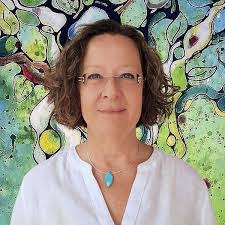 Karin Beil's Instagram, Twitter & Facebook