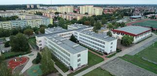 Okazuje się, że według planów władz dzieci już za kilka tygodni zakończą nauczanie zdalne i ponownie rozpoczną nauczanie stacjonarne. Kiedy Powrot Dzieci Klas I Iii Szkol Podstawowych Do Nauczania Stacjonarnego Dziennik Policki Dziennikpolicki Pl Twoje Miejsce W Sieci