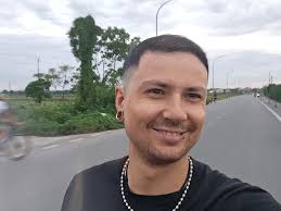 Just arrived in Melbourne and I'm looking for full time or part time work!  Anything I can get my hands on. On working holiday visa.Please message me  if you have anything. Thanks